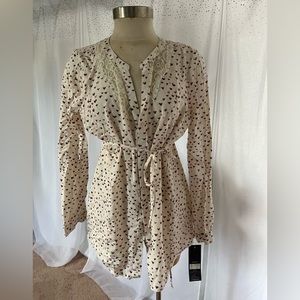 Crème with red hearts maternity shirt size M